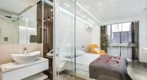 Luxury Boutique City Center Apartments - Image 2