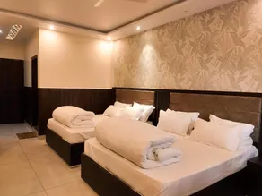 Cottage Club Inn - Image 2