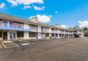 Motel-6 Lagrange Ga - Image 4