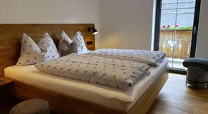 Apartamento vacacional ideal para familias con terraza | Vistas al lago - Image 2