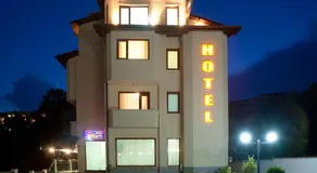 Family Prim Hotel - Image 4