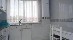 Precioso apartamento de 3 habitaciones en Cabañas. - Image 5