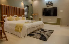 Swasth- Premium Luxury Room in a Riverside Villa - Image 2