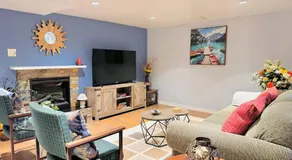 Immaculate 2BR 3 Queen Beds Near C-Train - Image 2