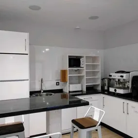 Hostal Canton Plaza - Image 4