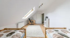 Private Rooms - Image 2