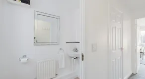 Comfortable 3BR in Grantham, Sleeps 5, Parking & WIFI - Image 4