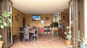 Oli House - Image 2