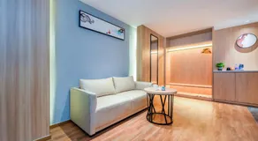 Shangpin Holiday Inn Guangzhou Baiyun International Airport Branch - Image 3