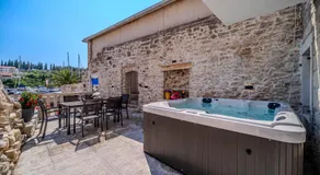 Luxury Villa Unikat with Seaview & Jacuzzi - Image 3