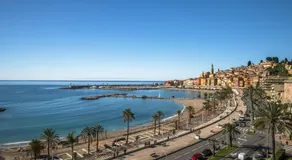 app Le Rocazur avec piscine et parking en bord de mer à 500M du centre ville - Image 5