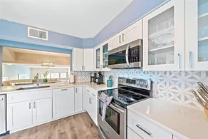 Siesta Beach Retreat 2 Bedroom Townhouse - Image 4