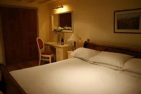 The Thatched Cottage Inn - Image 4