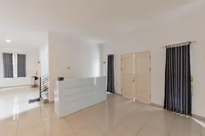Urbanview Hotel Sabar Residence CSB Mall - Image 2