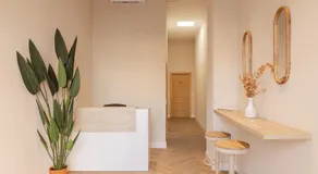 MH Apartments Central Valencia - Image 3