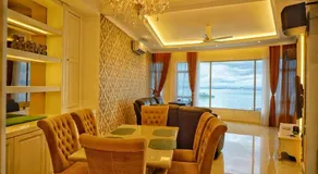Luxury 180 SeaView 7pax USM & Queensbay - Image 3