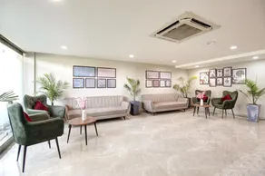 Saltstayz Select - Near Sohna Road City Center - Image 4