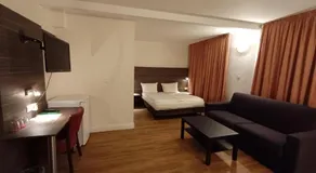 Hotel ARIANA Köln - Image 2