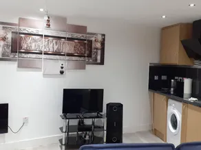 Greenhithe Independent Annexe To Relax And Unwind - Image 4