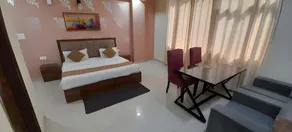 Hotel Moon - Image 5