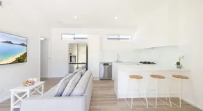Robinson Retreat with Beach Bungalow, 3 Robinson St - air con, 2 kitchens, 6 bedrooms, 4 bathrooms - Image 3