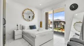 Spacious Lidcombe Lux mins to Sydney Olympic Park - Image 2