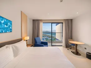 Ocean view Condo at Arena - Image 2
