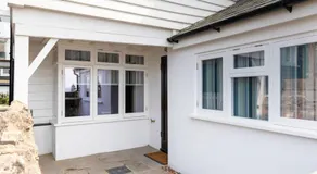 Stag Cottage, Sea wall - Image 3