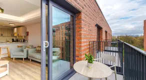 Hilltop Serviced Apartments-Stockport - Image 4