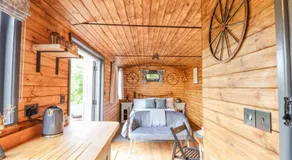 Hideaway Cabin - Image 3