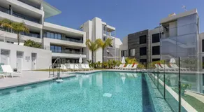 ViVi Homes - Luca Pool, Gym, Spa & Sea View - Image 2