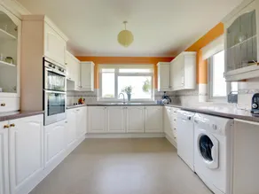 Restful Holiday Home in Morwenstow near Sandymouth Bay Beach - Image 4