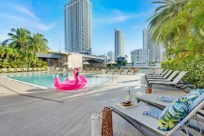 Upper studio - Balcony - Pool - Gym - Near Beach - Image 3