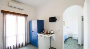 Finikas Santorini - Image 4