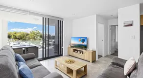 Marina Retreat - Image 2