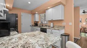 Solar Half-Plex with Chic Style in Country Glen - Image 4