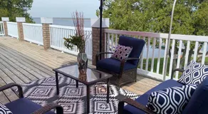 Myriad Fins Cottage and Marina - Image 2