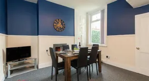 Darlington Modern 2 Bed Apartment Great for Contractors - Image 4