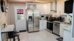 Light & Cozy House in Pompano Beach - BBQ, Patio, Parking - Image 2