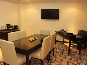 Dallah Taibah Hotel - Image 5