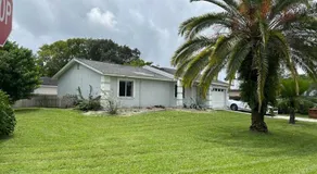 Blue Beach Pool House - Image 2