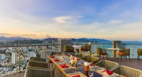 Regalia Gold Hotel - Image 4