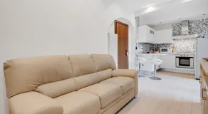 GuestHost - Coverciano Modern Apartment with Patio! - Image 2