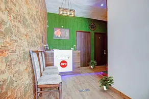 Hotel O Crown Inn - Image 2