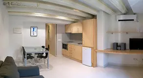 ClassBedroom Gothic Ramblas Apartments - Image 4