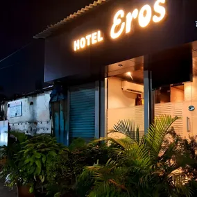 Hotel Eros - Nr Airport T2 - Image 5