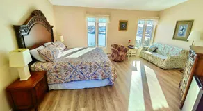 181 Oceanside Inn - Image 2