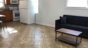 Private 2-bedroom house, free parking, 15-min walk to direct NYC Manhattan train, MetLife Stadium FIFA World Cup 30 minutes away - Image 2