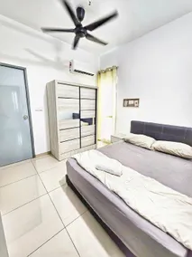 Metropol Holiday Suite - Image 4