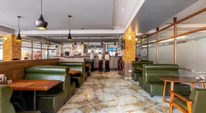 Russell Hotel - Image 4